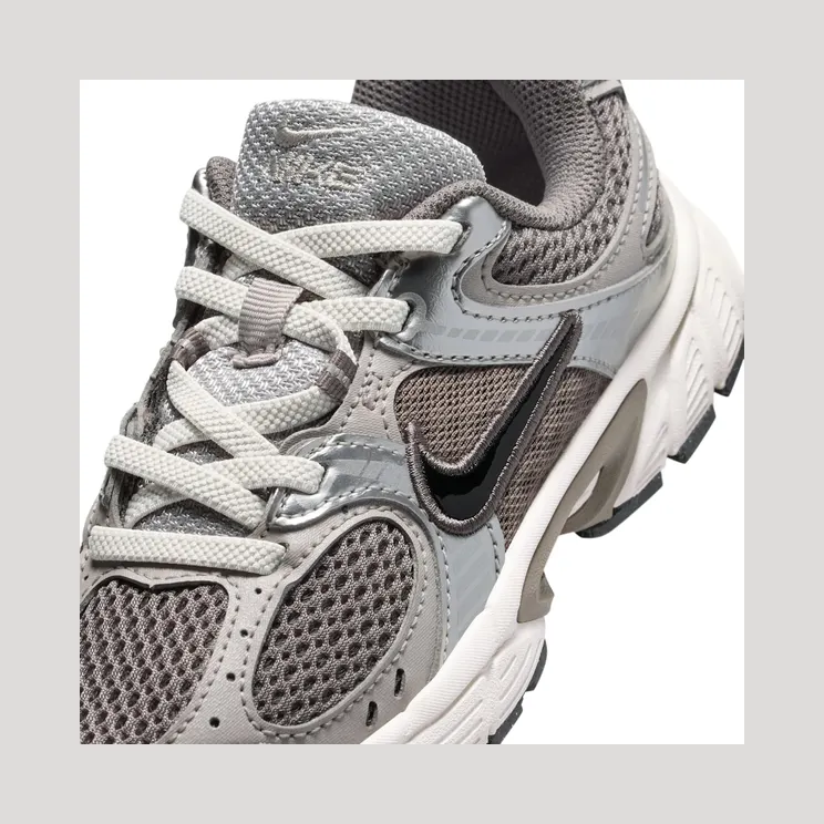 nike-v5-rnr HQ6412-200