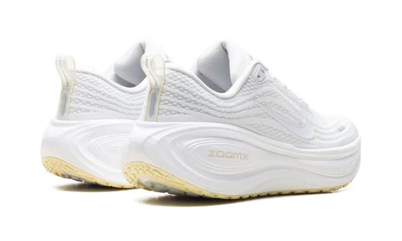 Nike Vomero Plus “Photon Dust Alabaster” (HV8154-009)