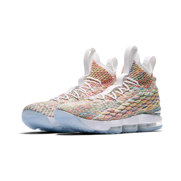 nike-lebron-15 897648-900