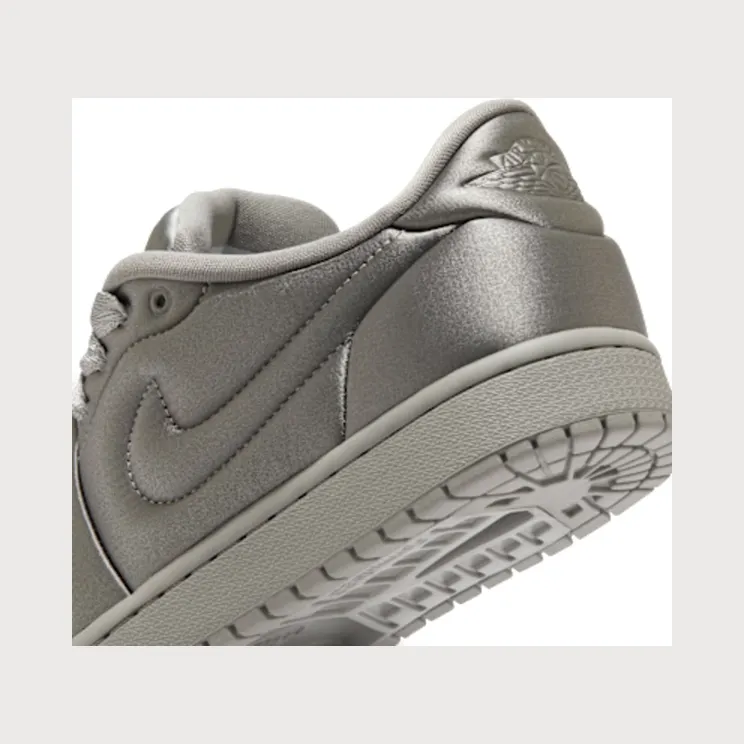 air-jordan-1 HF3969-002