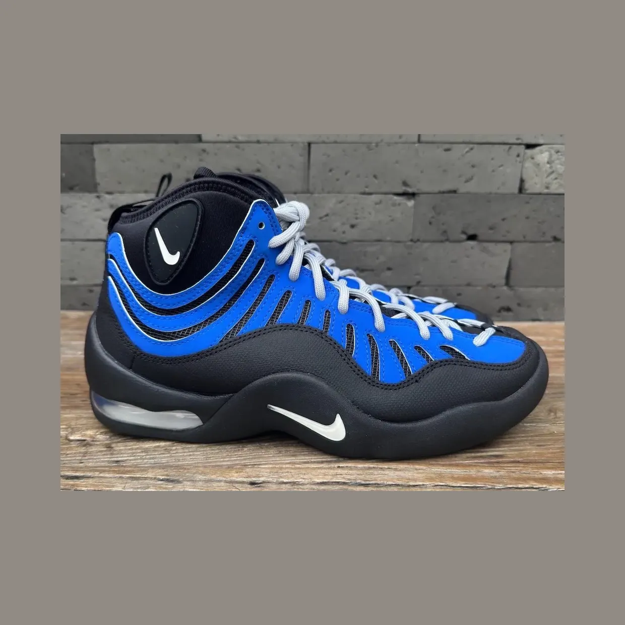 Nike Air Bakin’ ‘Varsity Royal’ (IQ5365-400): de 1997-runner komt terug in koningsblauw