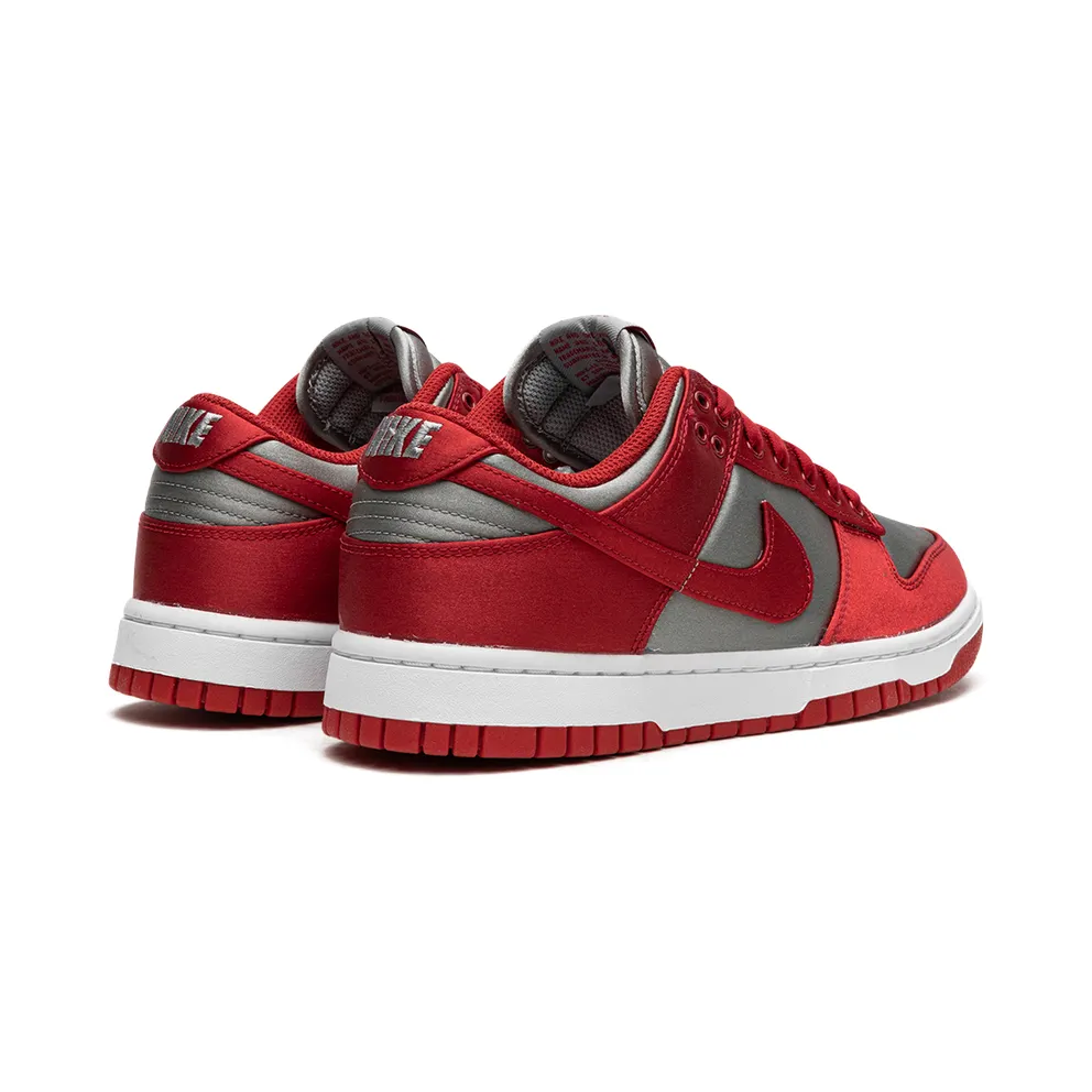 Nike DUNK LOW “UNLV Satin” (DX5931-001)