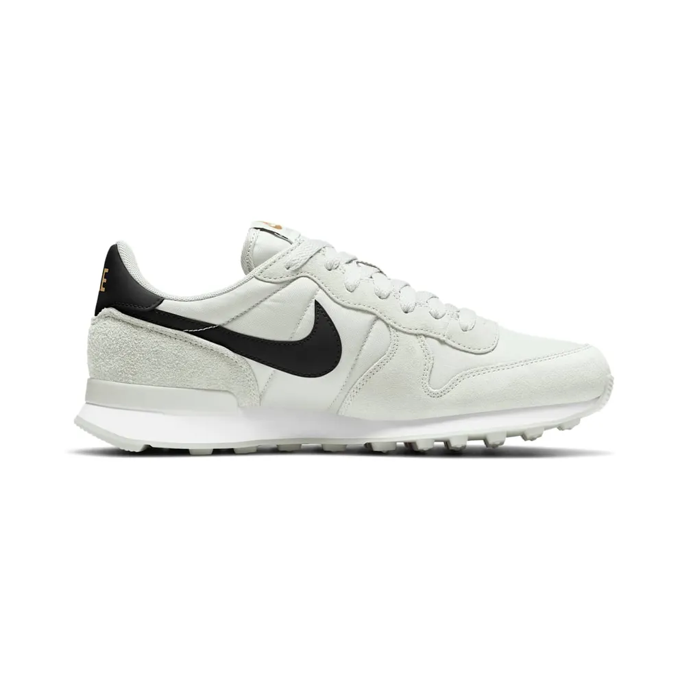 Nike Internationalist “Summit White / Metallic Gold / White / Black” (828407-108)