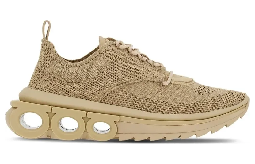 Ferragamo Sneakers mit Gancini-Schild – Nude (760869)