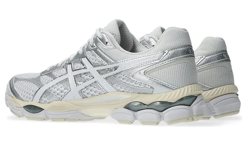 Asics Gel-Cumulus 16 “White”: witte runner zonder gedoe (3)