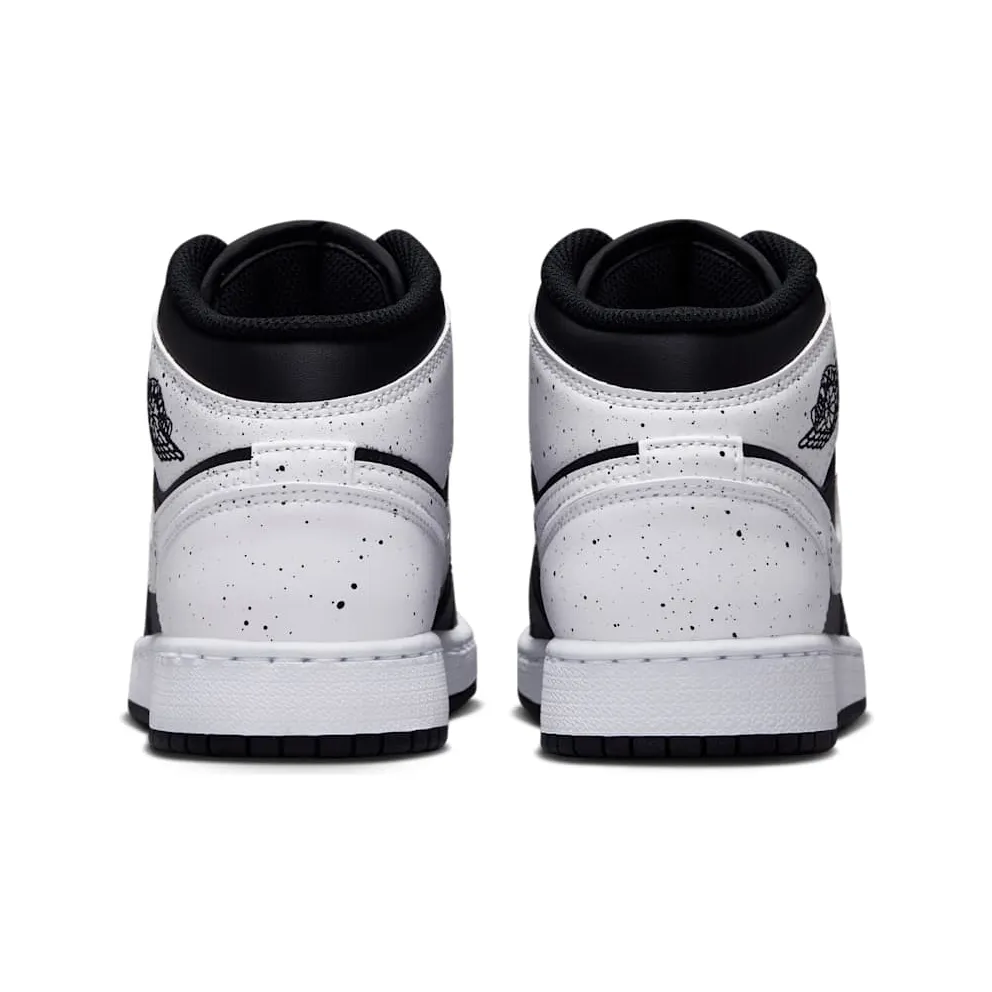 Nike Air Jordan 1 Mid “Black / White” (IX3526-010)
