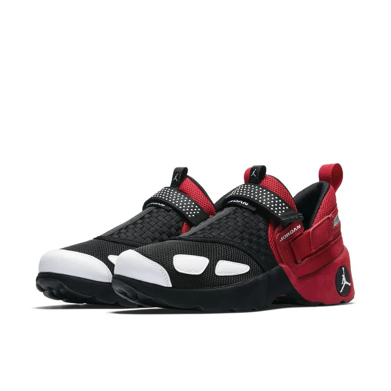 Jordan Trunner LX Black Red (2017) Black/White-Gym Red (905222-001)