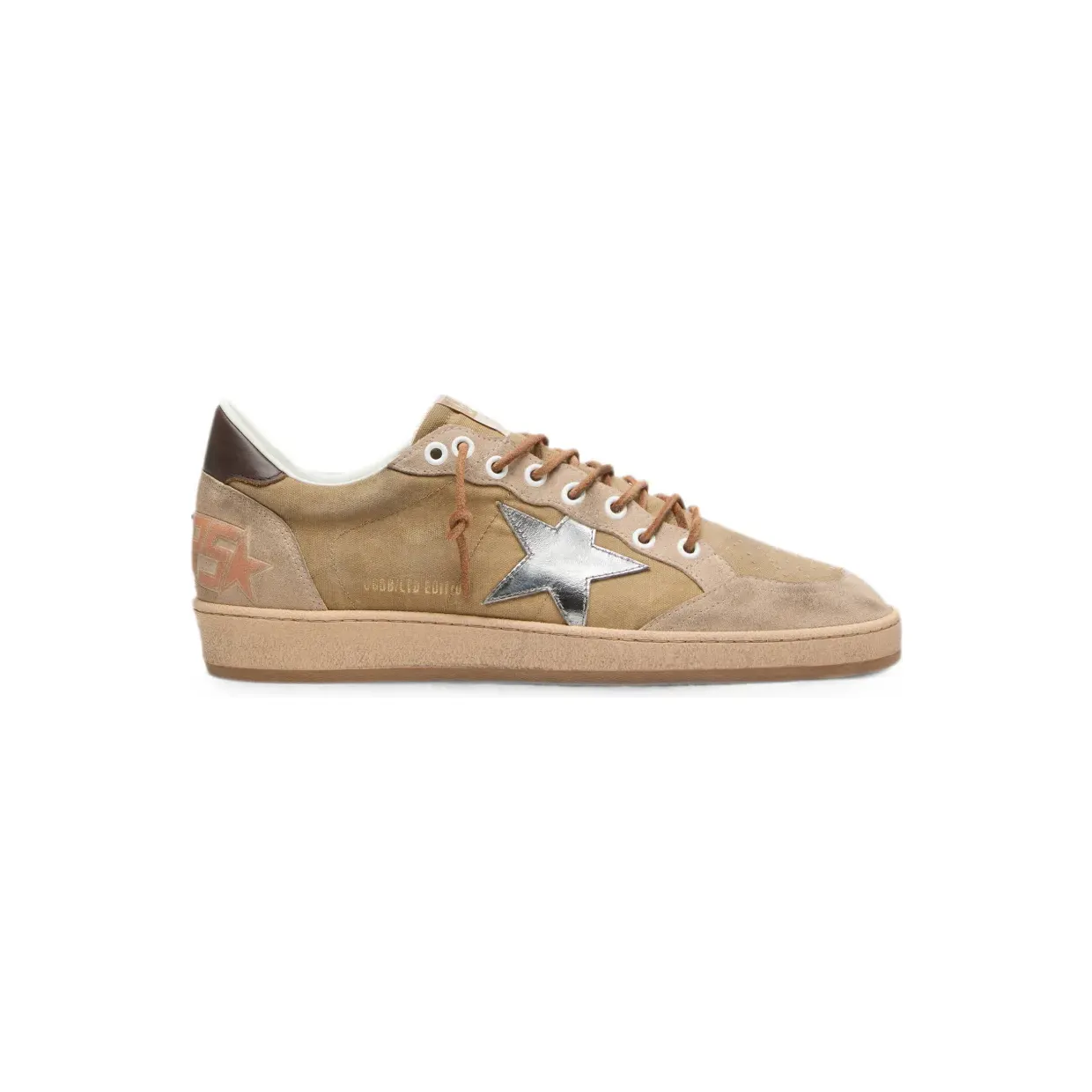 Golden Goose Ball Star mit Stern aus cremefarbenem Leder und Einsätzen aus braunem gewachstem Leder aus Wolle Nude (GMF00913F008622)
