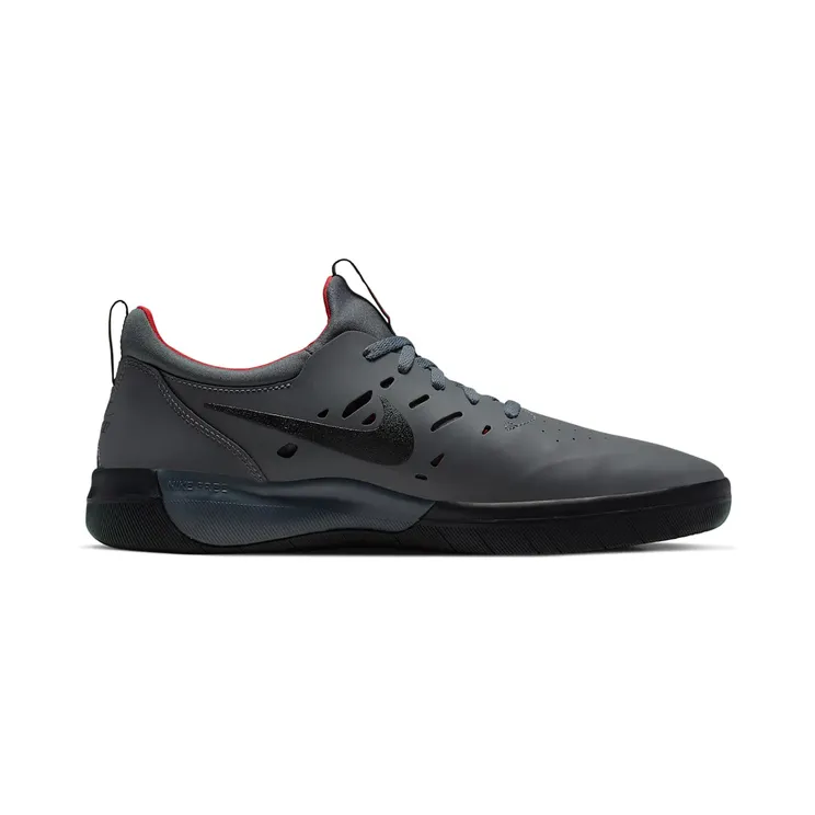 nike-free AA4272-005