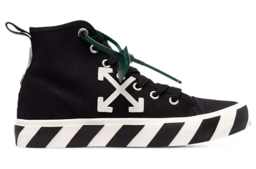 Off-White Vulcanized Sneakers – Schwarz (OM1A119C99FAB0011001)