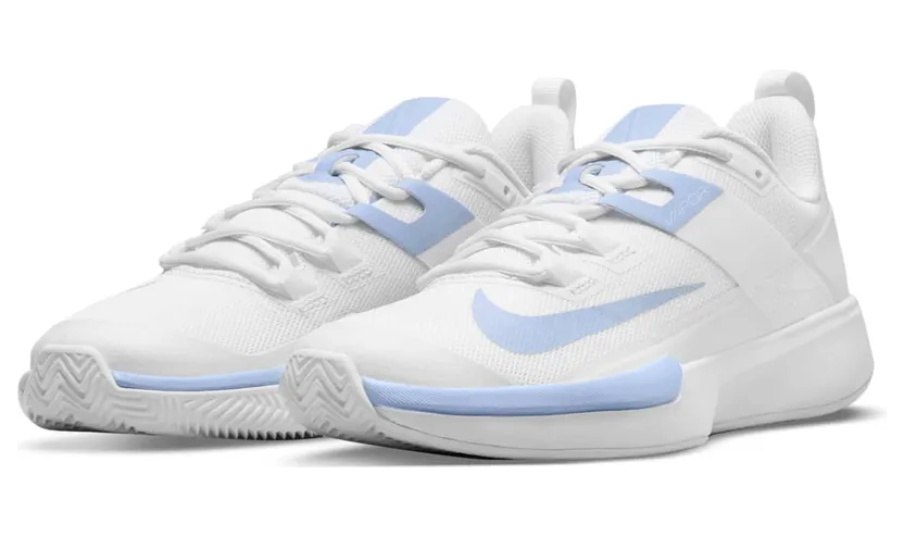nikecourt DH2945-111