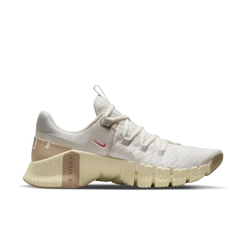 Nike Free Metcon 5 “Sail Sanddrift” (DV3950-100)