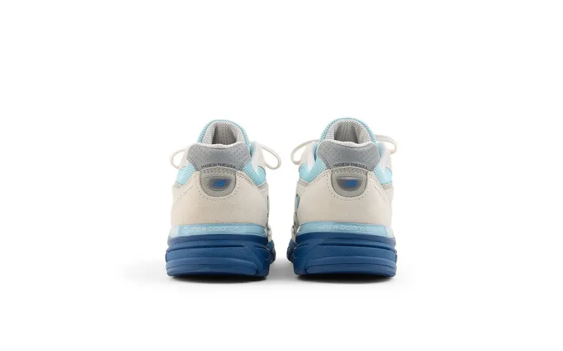New Balance 990v4 “MiUSA Moonbeam Cloud Blue” (U990MB4)