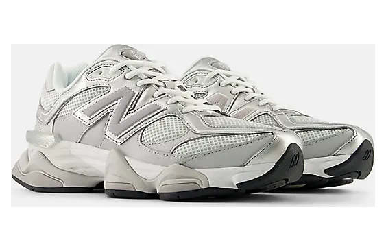 NB 9060 “Raincloud Truffle Salt”: grijs met een menukaartnaam (4)