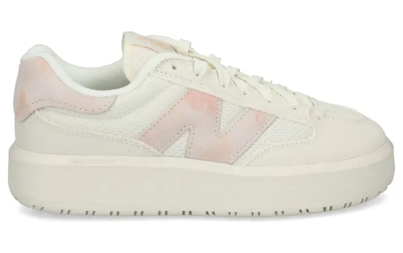 New Balance CT302 sneakers met dikke zool – Beige
