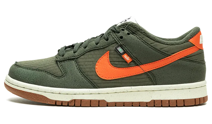 Nike Dunk Low SE Bruin (DC9561-300)