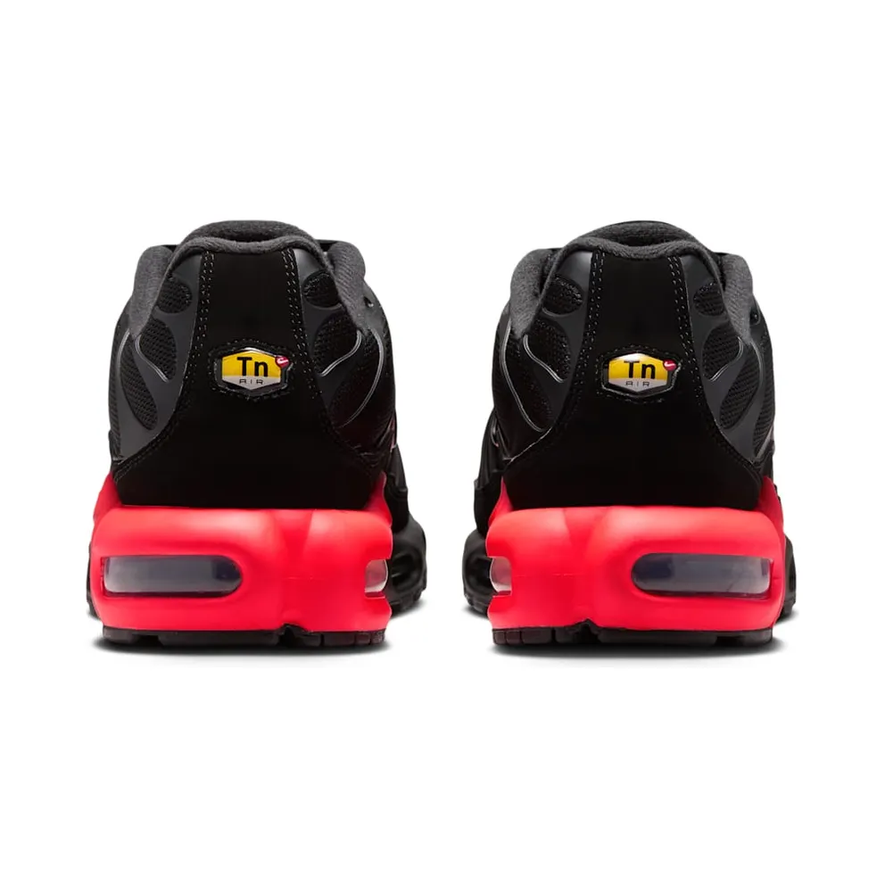 Nike Air Max Plus “Black / Bright Crimson” (IX0385-001)