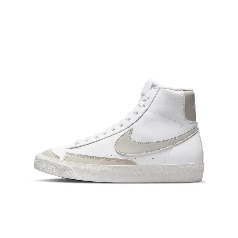 Nike Blazer Mid ’77 SE Older Kids’ White (DM1000-100)