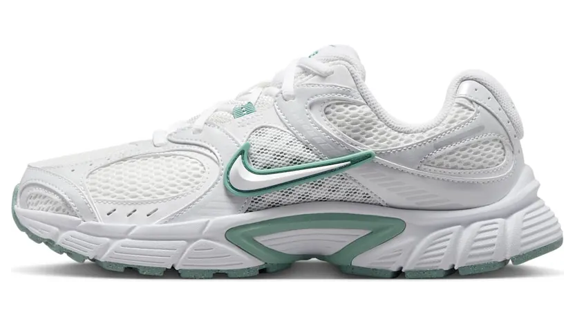 Nike V5 RNR HQ7901-106