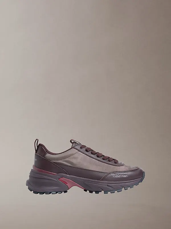 Calvin Klein Trailblazer — Leather Runner “BORDEAUX/RHUBARB” (HW0HW029990KR)