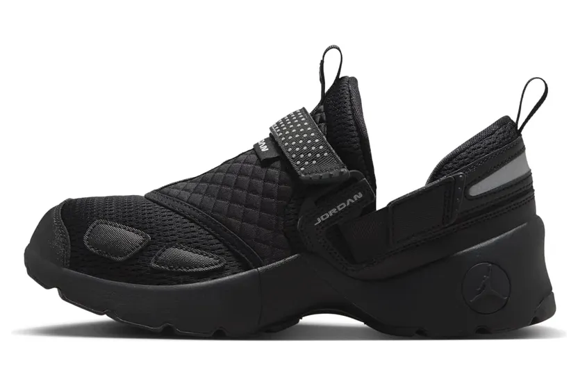 Jordan Trunner LX “Black / Grey” (HQ2164-001)