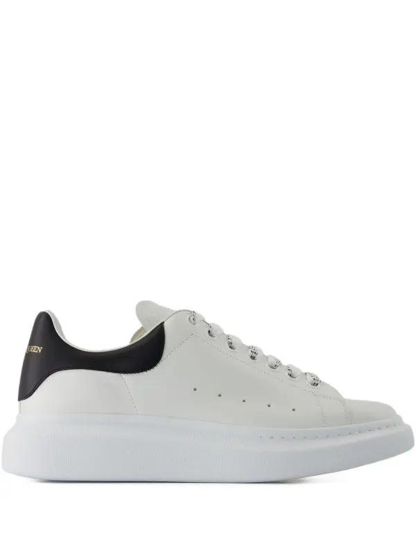 Alexander McQueen Oversized Sneakers – Schwarz (553680WIEEN)