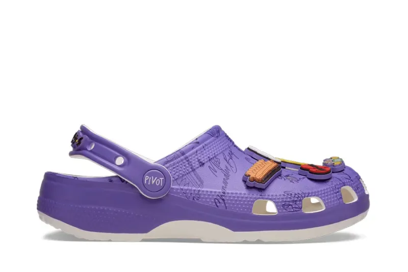 Friends x Crocs Classic Clog (212952-90H)