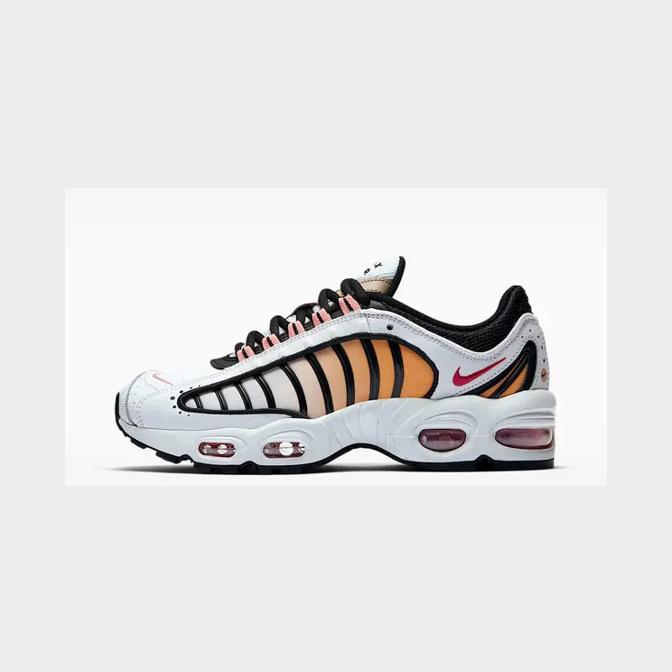 Nike Air Max Tailwind 4 – Wit “White / Black / Coral Stardust / Gym Red” (CJ7976-100)