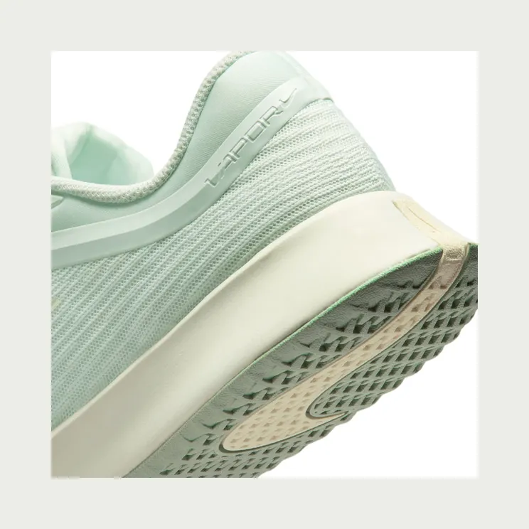 nikecourt FZ2158-301