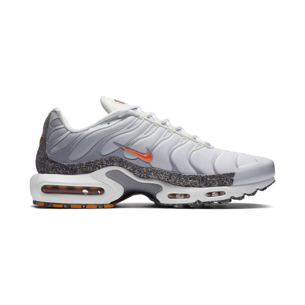 Nike Air Max Plus “White / Laser Orange / Midnight Navy / Total Orange” (DA1500-100)