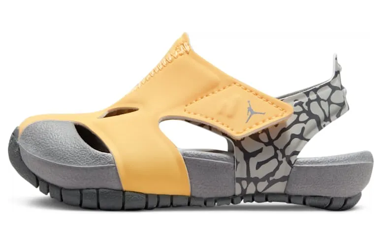 Jordan Flare CI7850-700