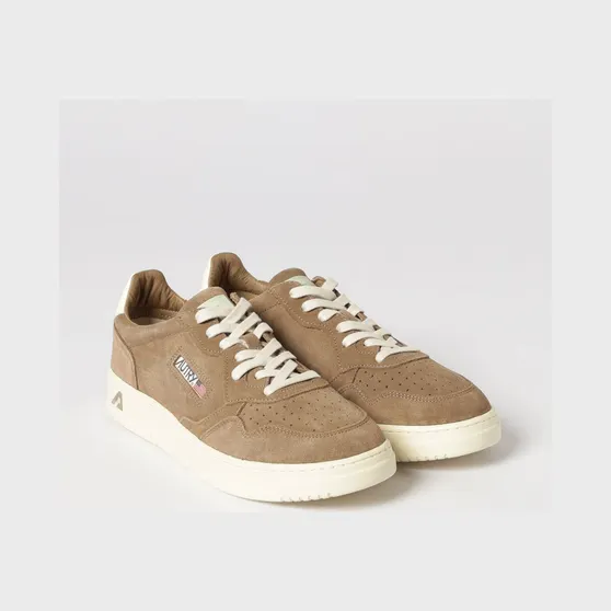 Autry Medalist Low Sneakers in Suede Brown (AULMUH10)