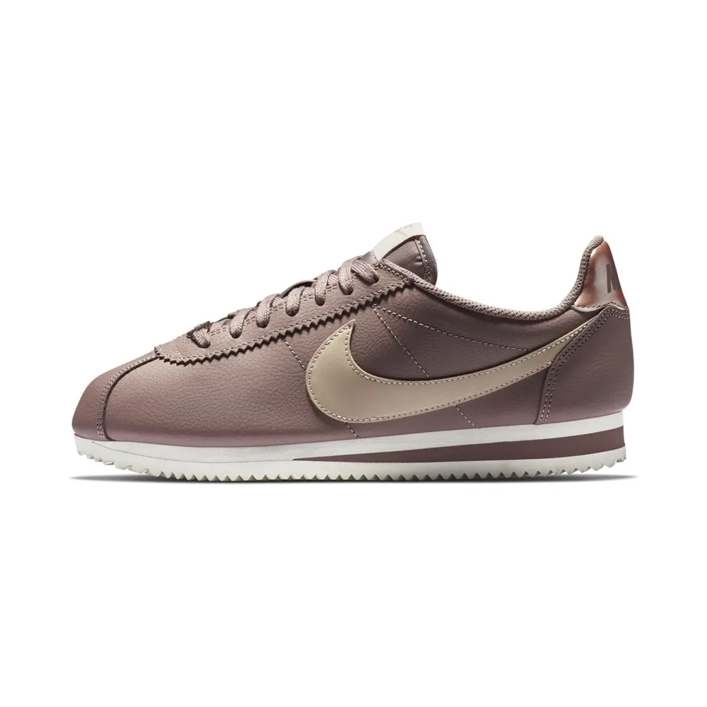 Nike Classic Cortez Smokey Mauve Metallic Red Bronze (W) Smokey Mauve/Metallic Red Bronze-Phantom-Particle Beige (AV4618-200)