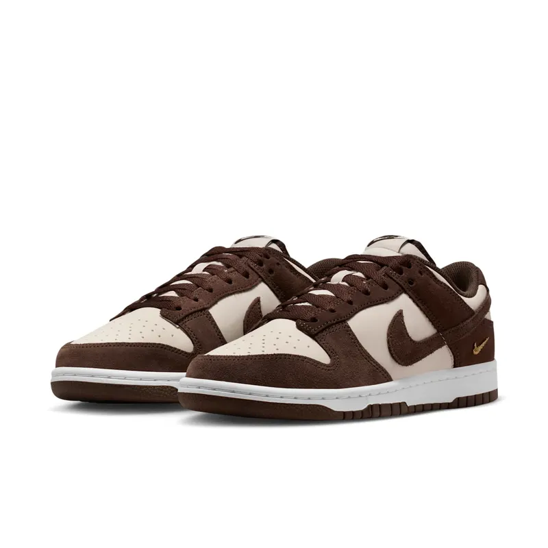Nike Dunk Low Suede “Light Orewood Brown / Baroque Brown / White” (IO4244-102)