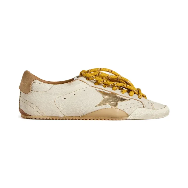 Golden Goose True-Star aus weißem Nappaleder mit goldfarbenem Stern und beiger Fersenlasche aus Wildleder Nude (GWF00922F007385)