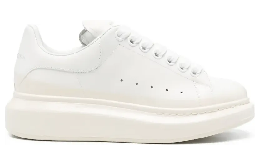 Alexander McQueen Sneakers mit Plateausohle – Weiß (856494WIAJP)