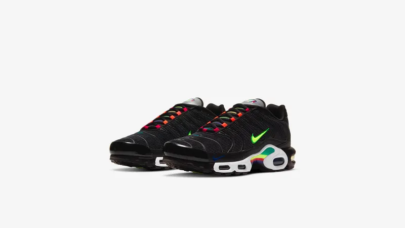 Nike Air Max Plus ‘Black Corduroy’ brengt eerbetoon aan the History of Air