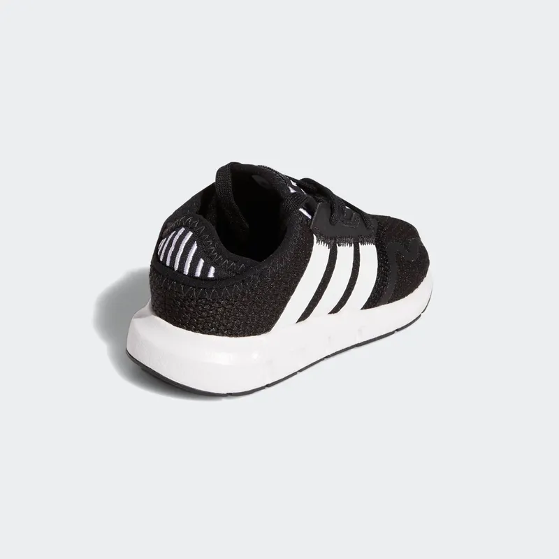 Adidas Swift Run X Core Black / Cloud White / Core Black (FY2184)