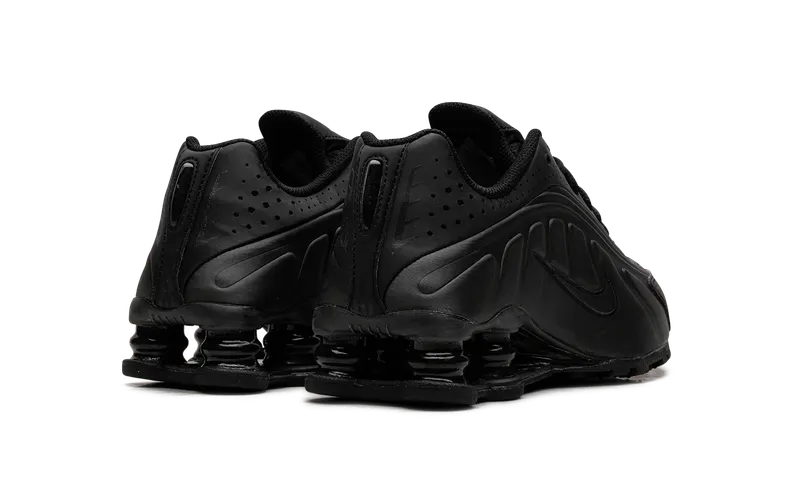 Nike Shox R4 “Blackout” (CW2626-003)