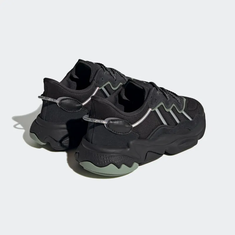 Adidas OZWEEGO Core Black / Core Black / Silver Metallic (HQ1631)