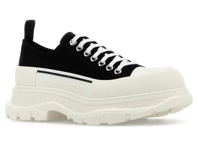Alexander Mcqueen Tread Slick “Black” (705660 W4AAQ 1070) (2)