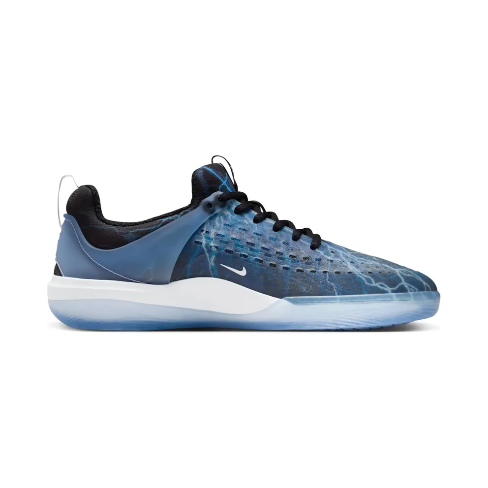 Nike SB Zoom Nyjah 3 Trouble at Home (FB2394-001)
