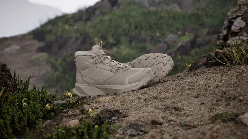 Adidas Terrex Winter Leather Mid Cut RAIN.RDY COLD.RDY Boots Wonder Beige / Wonder Beige / Alumina (ID3436)