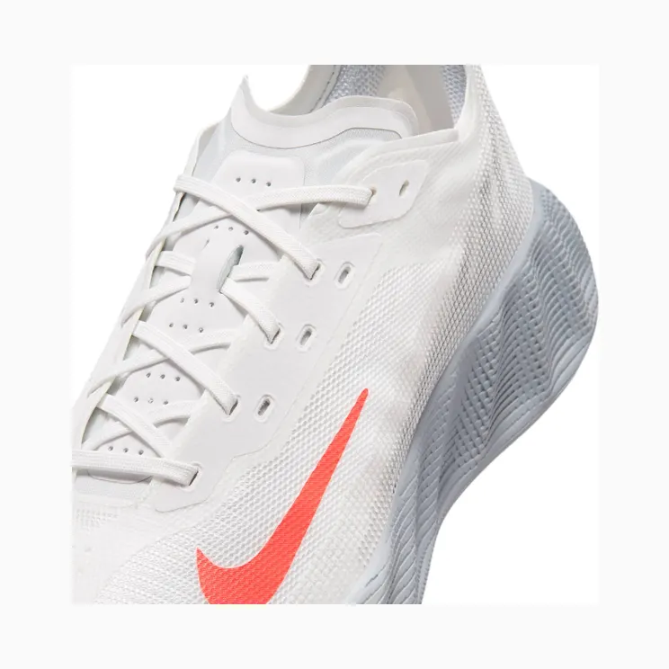 nike-ava IQ7633-101