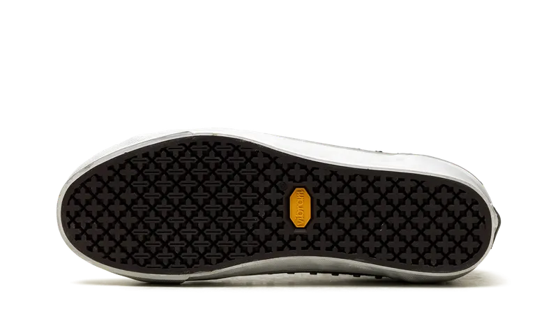 Vans OTW Old Skool 36 Vibram “Floral Rivets Black” (VN000D2GBLA)