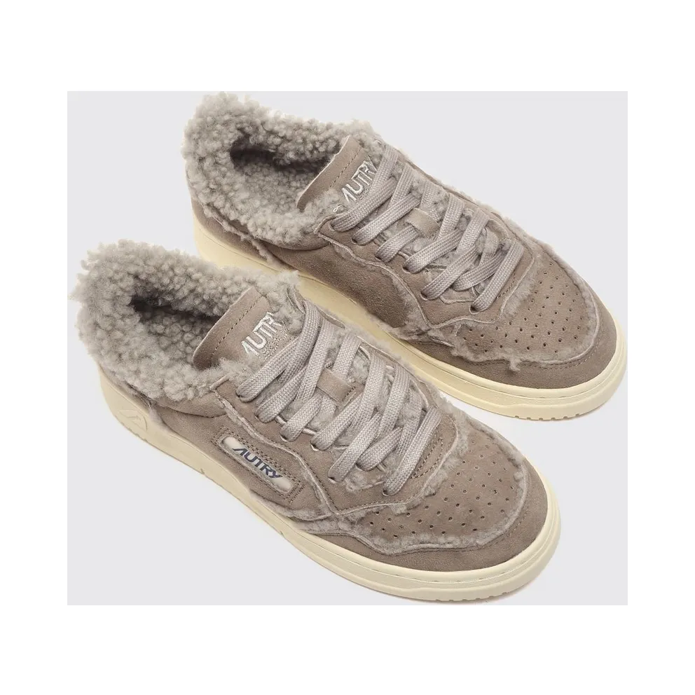 Autry Medalist Low Sneakers in Two-Tone Suede with a Perforated Toe Dove Grey (AULWGX02)