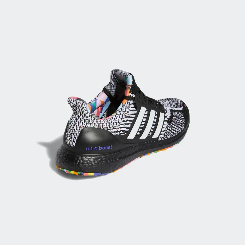 Adidas Ultraboost 5.0 DNA Core Black / Cloud White / Purple (GY4424)