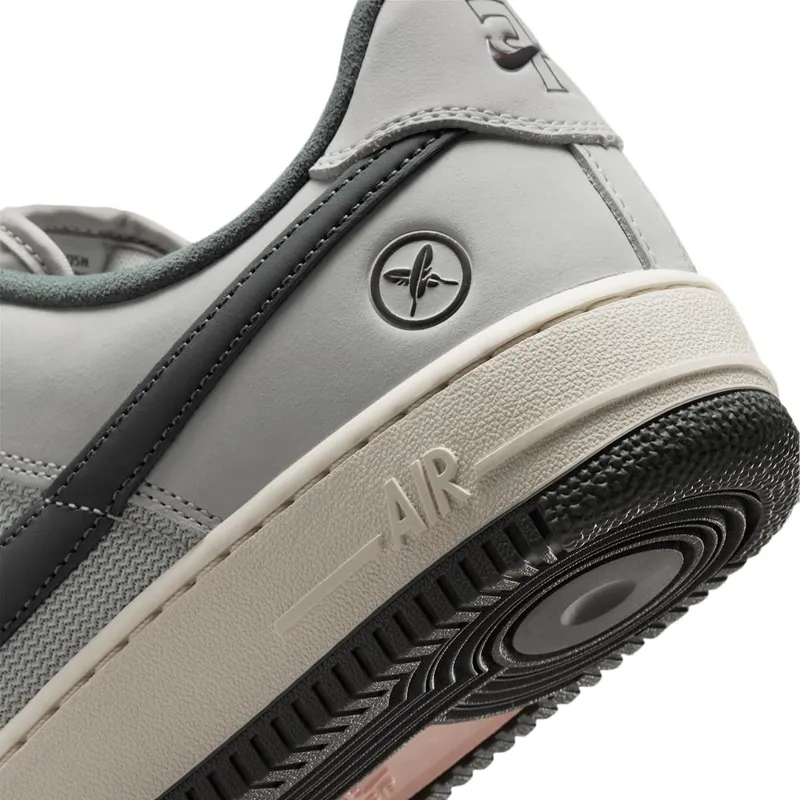 nike-air-force IO8439-100