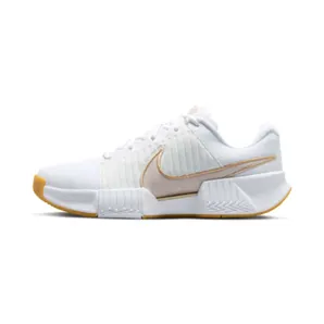 Nike GP Challenge 1.5 Hard Court “White / Summit White / Linen / Light Orewood Brown” (IF7052-102)