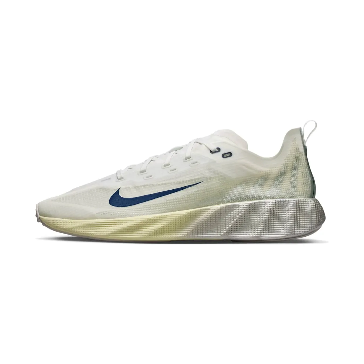 nike-ava HM9697-003
